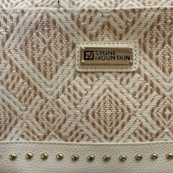 Stone Mountain Accessories Cream and White Crossbody Bag NWOT - Picture 5 of 10